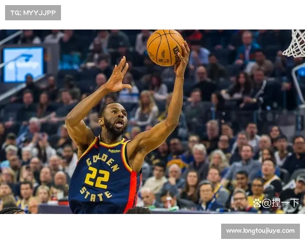 激烈对决再现精彩瞬间 NBA赛场最精彩的高光时刻合集 激烈对决再现精彩瞬间 NBA赛场最精彩的高光时刻合集
